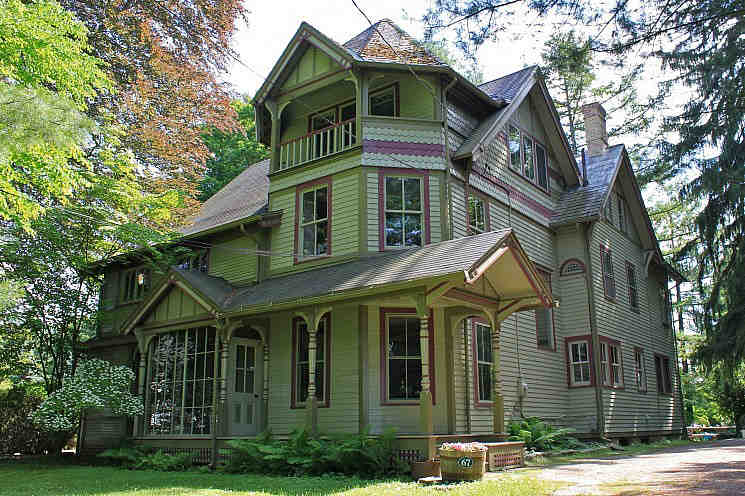 Building photograph for 67 SHARON ROAD